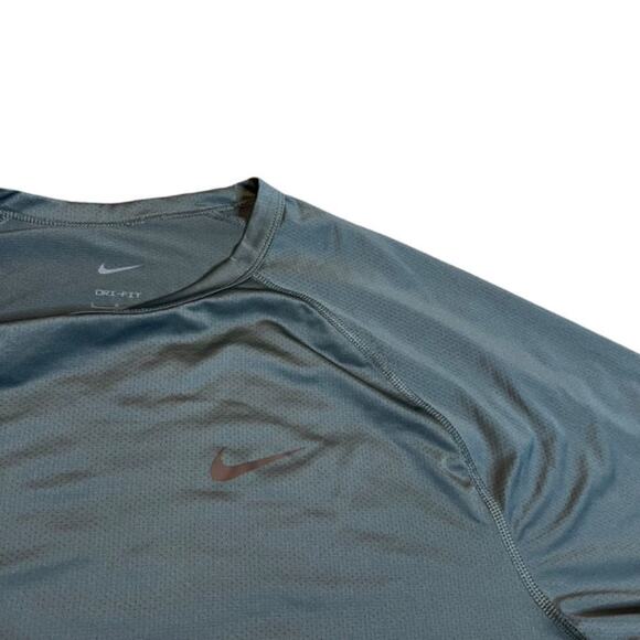 Nike Ready Dri-FIT Short-Sleeve Fitness Top Colour: Deep Jungle/Black Size L - Picture 10 of 14